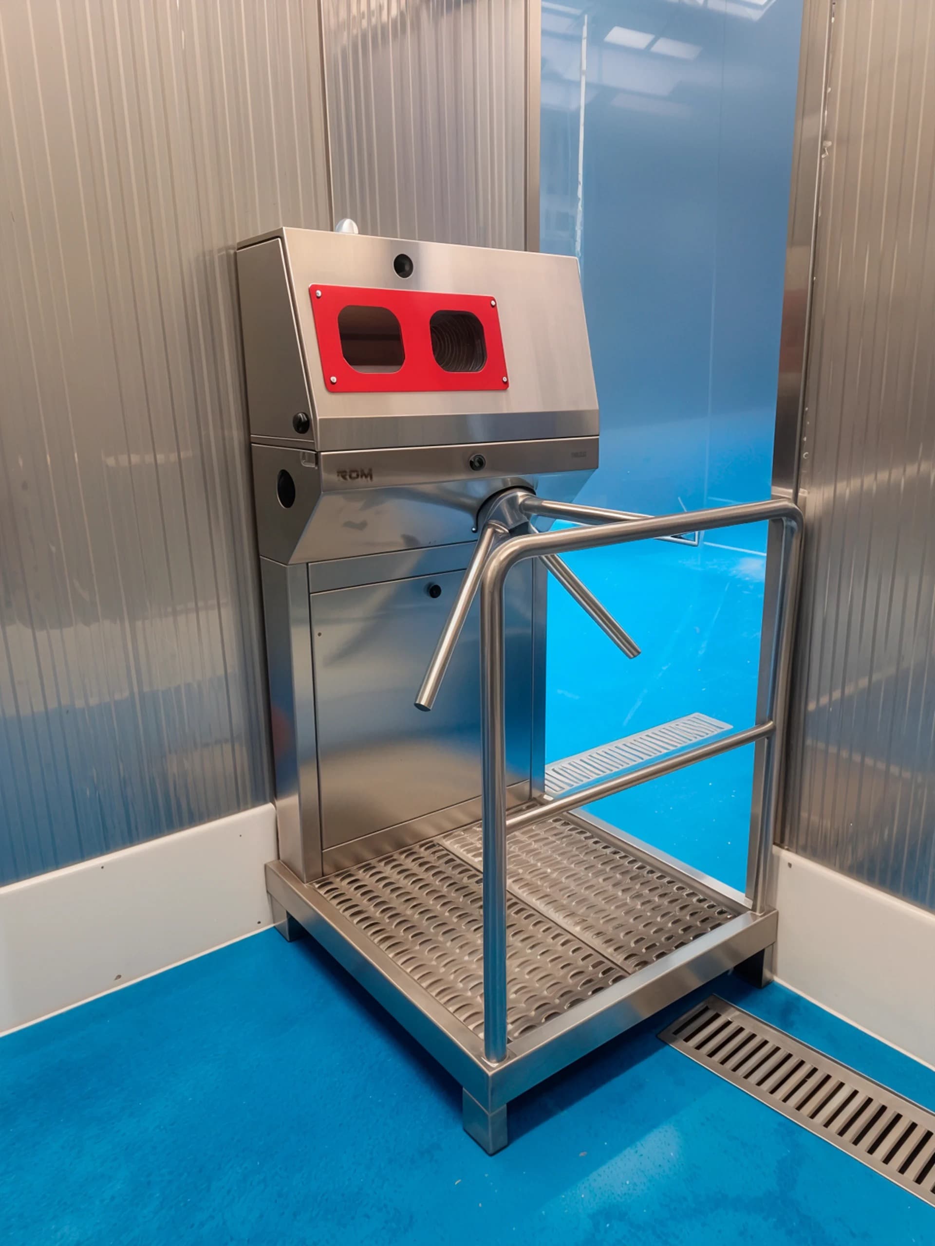 Gatestile Sanitary Barrier in a studio profile setting, deployment visualization
