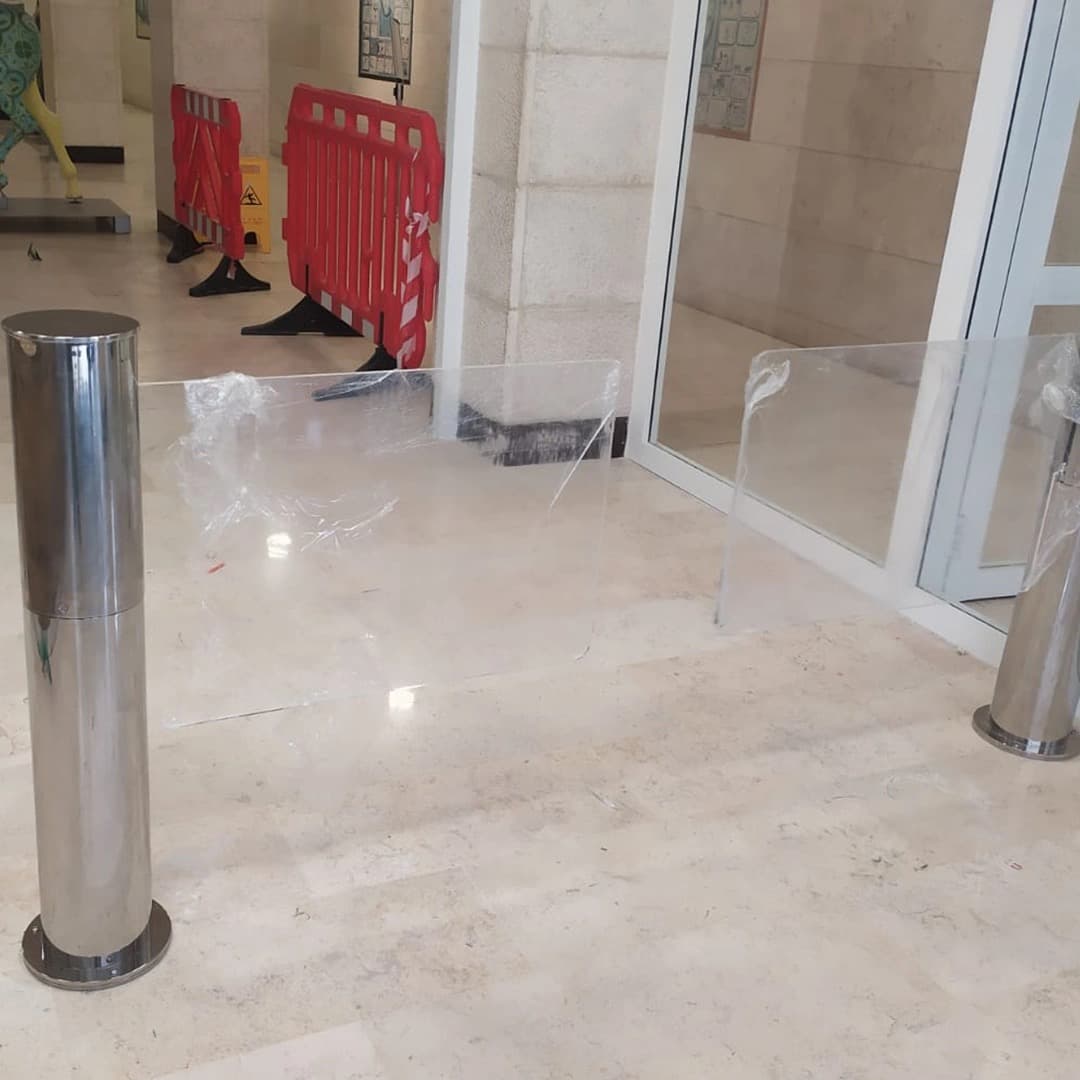Gatestile Swing Gate in a hospital main entrance setting, deployment visualization