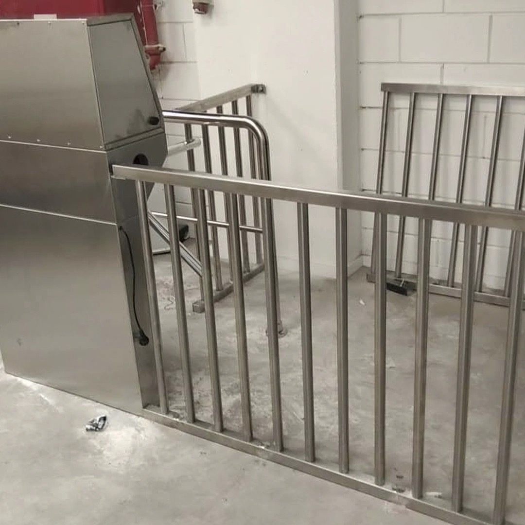 Gatestile Sanitary Barrier: Pharmaceutical clean room, Cambridge, MA
