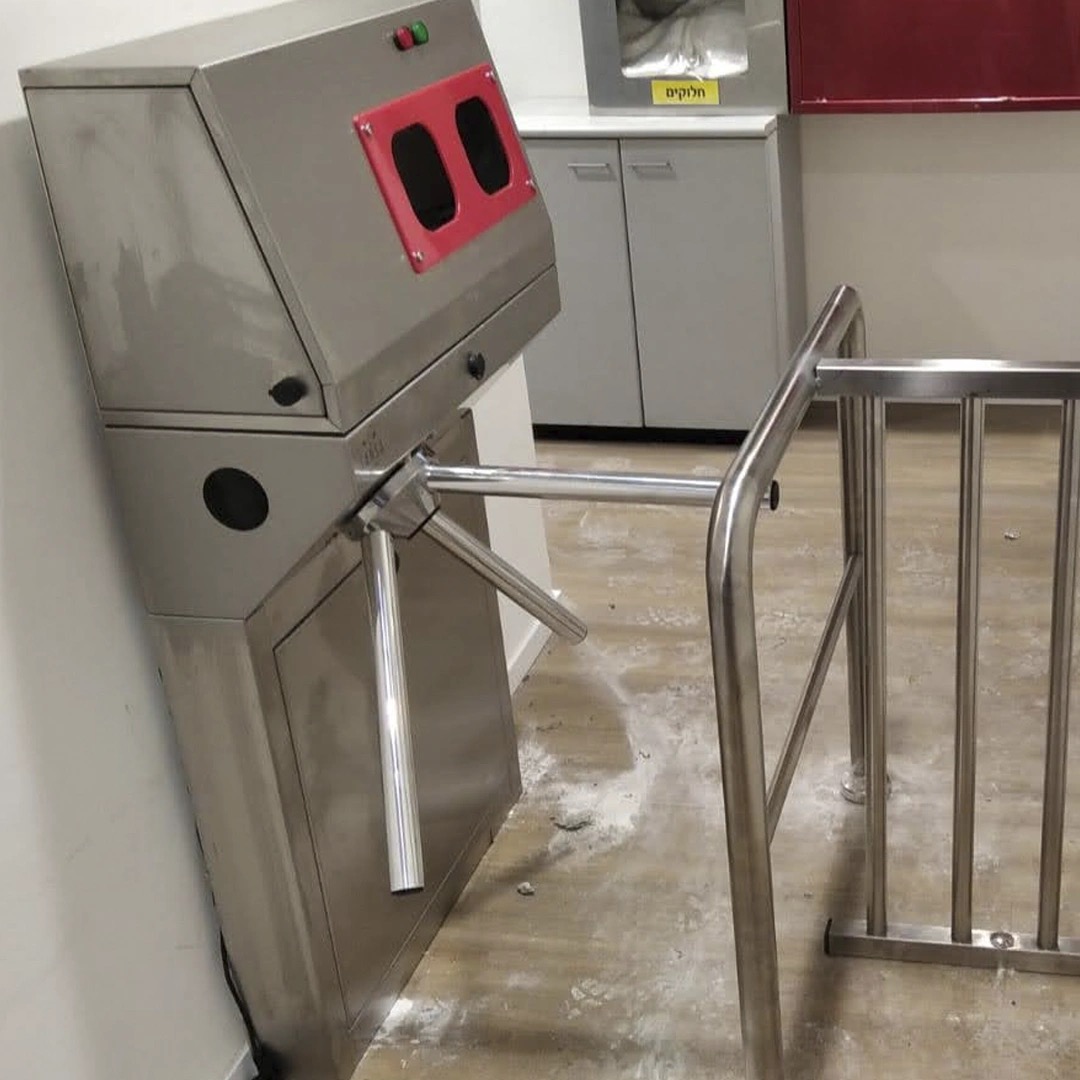 Gatestile Sanitary Barrier: Hospital surgical wing, Manhattan, NY