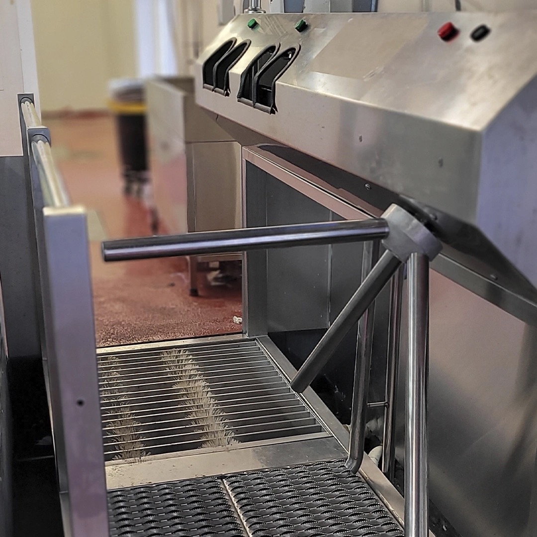 Gatestile Sanitary Barrier: Lab gowning station, New Haven, CT