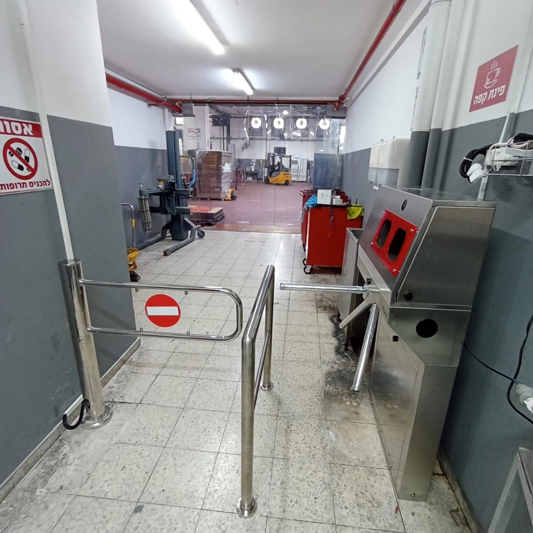 Gatestile Sanitary Barrier: Cold chain facility entry, Edison, NJ