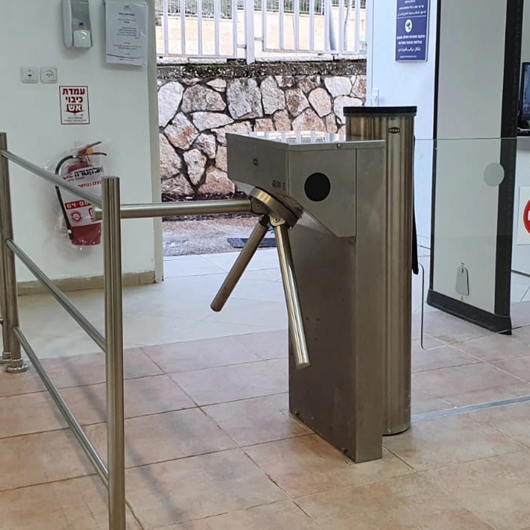 Gatestile Tripod Turnstile: Stadium concourse, East Rutherford, NJ