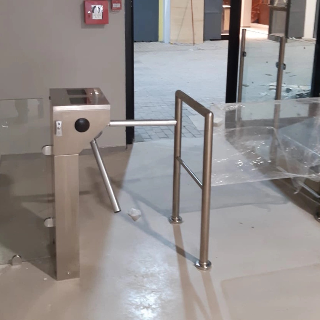Gatestile Tripod Turnstile: Transit fare gate, Newark, NJ